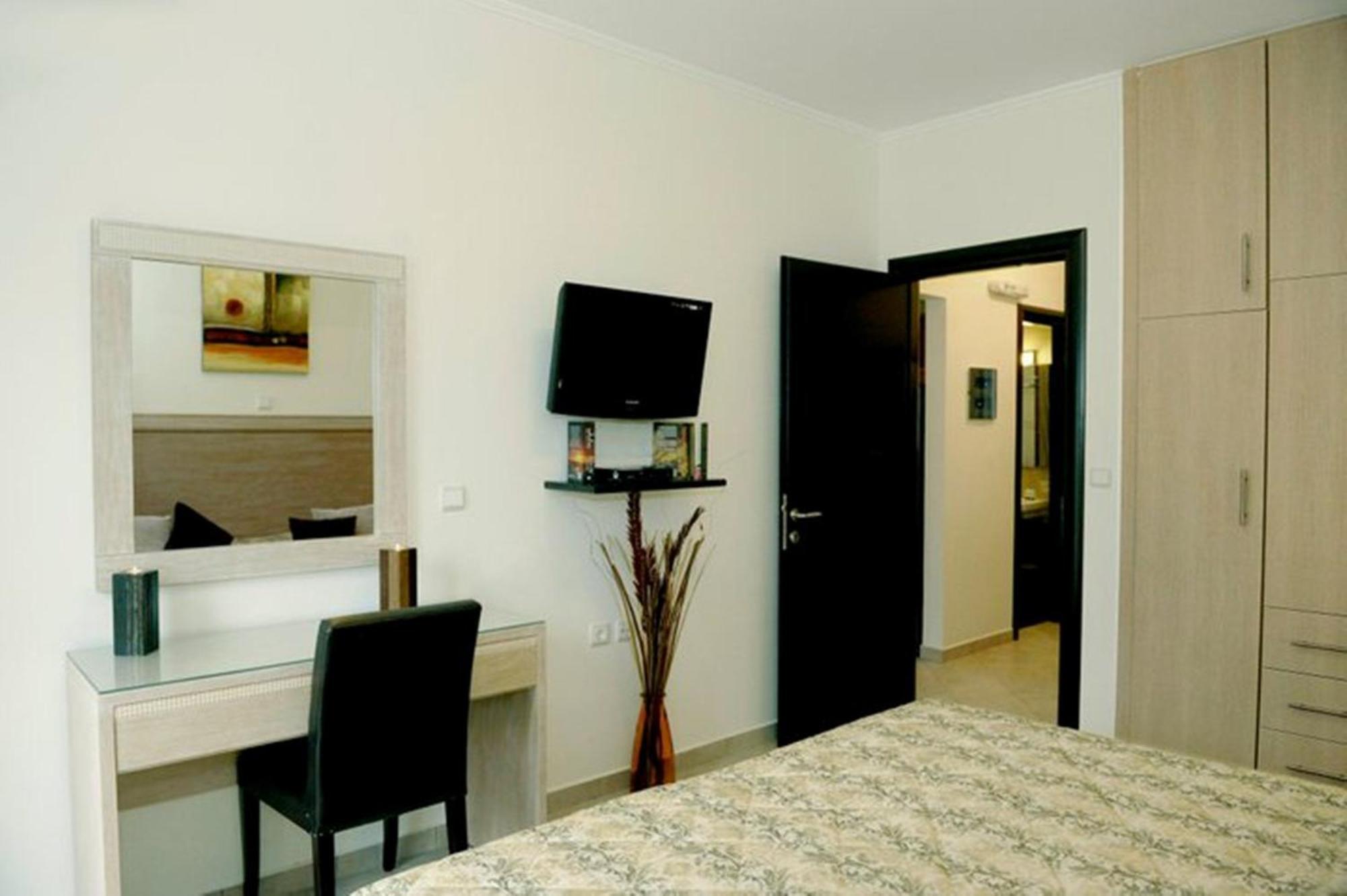 Aerolithos Otel Adamantas  Dış mekan fotoğraf